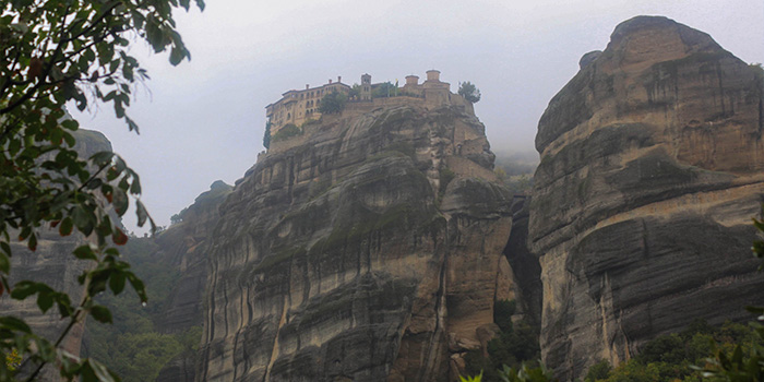 Meteora, Grecia meteora-nublado